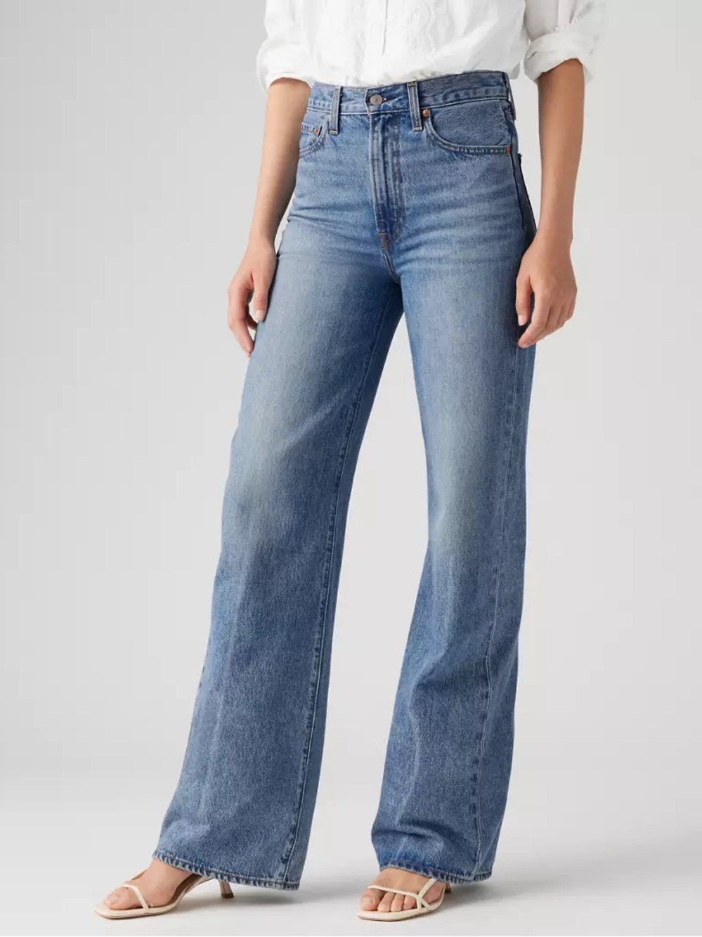 Levi's Ribcage High-Rise Wide Leg Jeans in Medium Blue